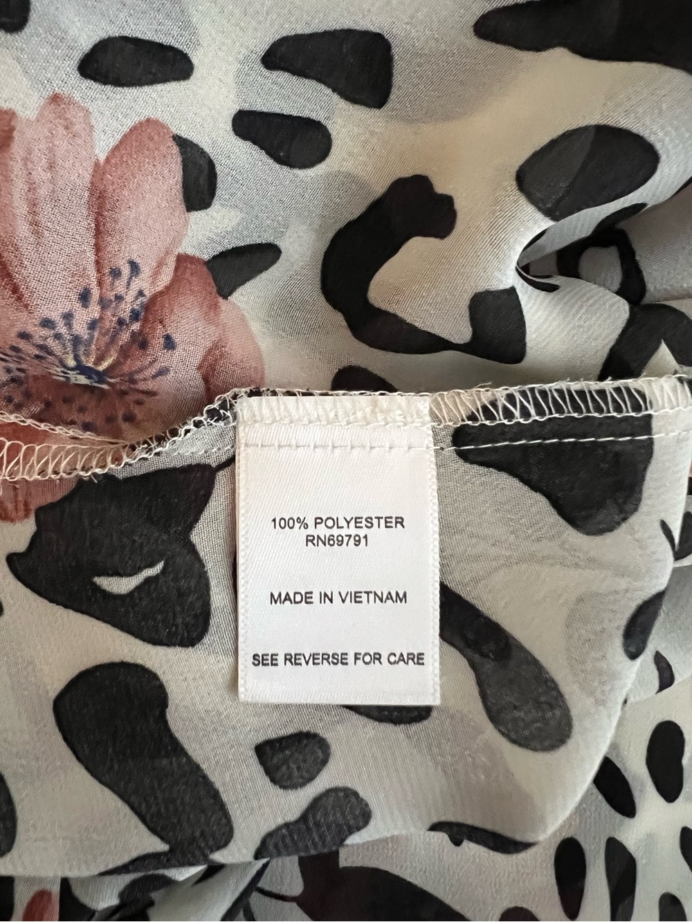 Roz & Ali Off White V-Neck Blouse Leopard Floral Print Top Women’s Large - Picture 5 of 7
